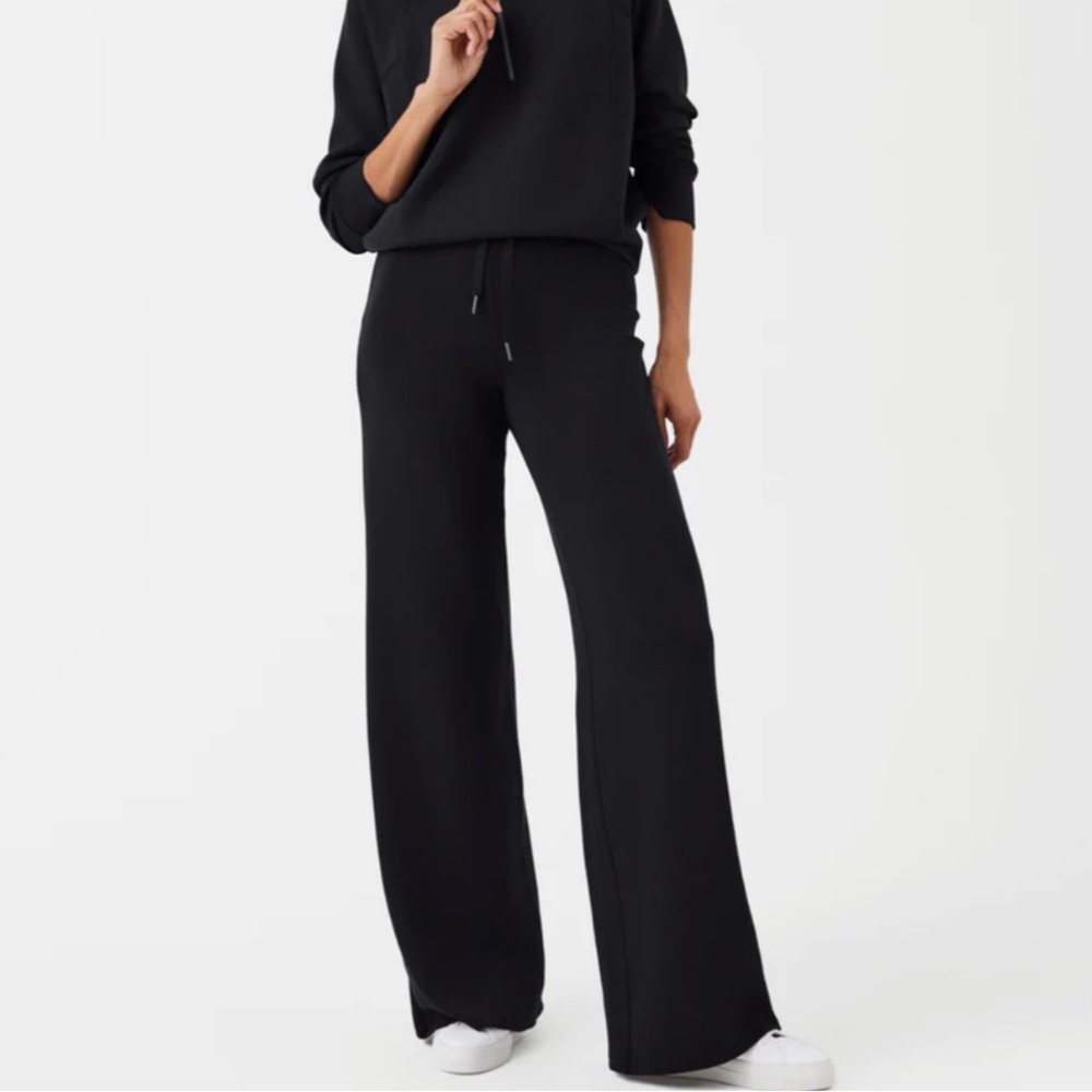 SPANX® AirEssentials Wide Leg Pant